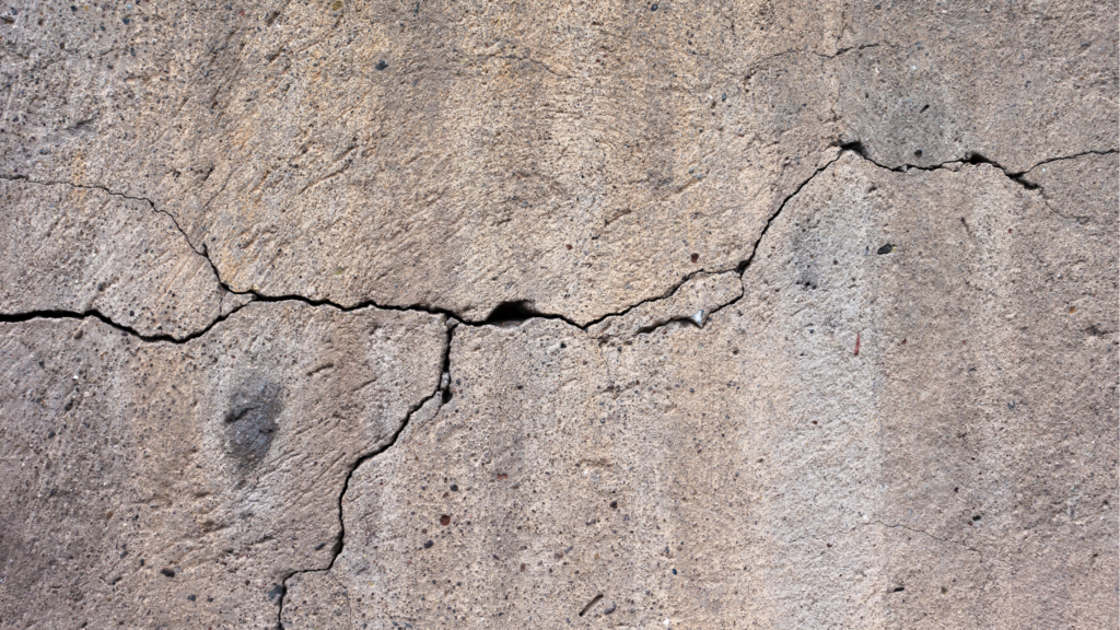 fissures-façade-La-Londe-les-Maures